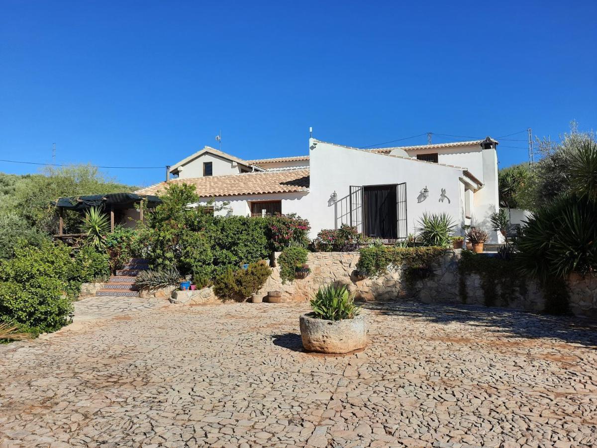 Hacienda La buena vida B&B en appartementen casita la bruja Algarinejo Exterior foto